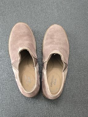 Clarks Womens Slip-On Suede Booties in Taupe Brown